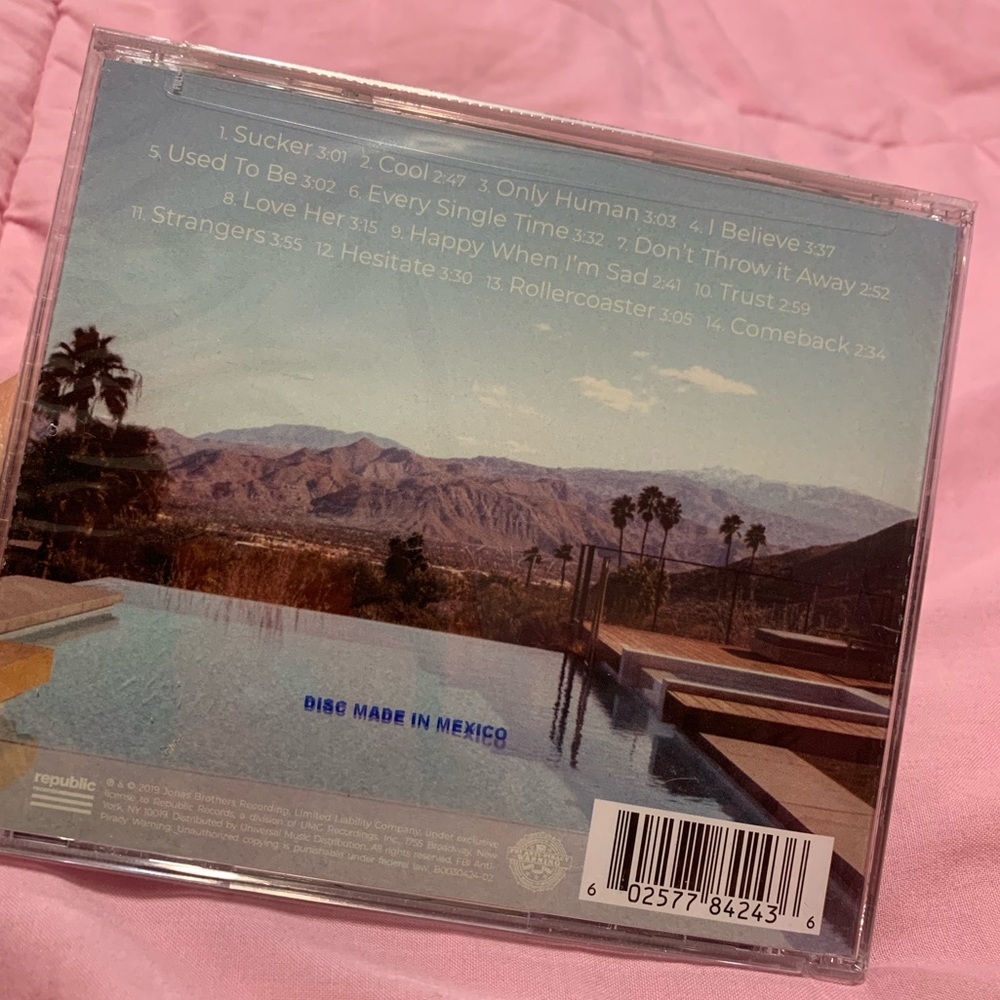NEW Jonas Brothers Happiness Begins album - Picture 2 of 2